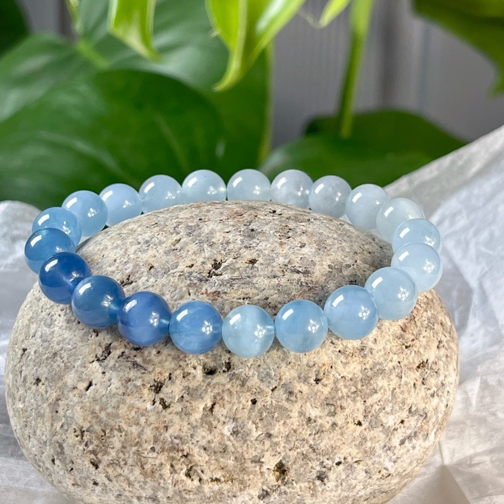 9mm stretchable blue‎ aquamarine bracelet 1700